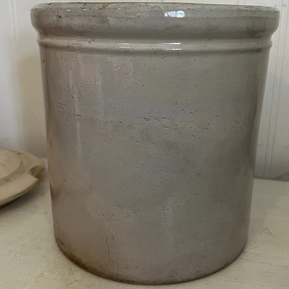 Antique Red Wing small logo 1 gallon crock with lid